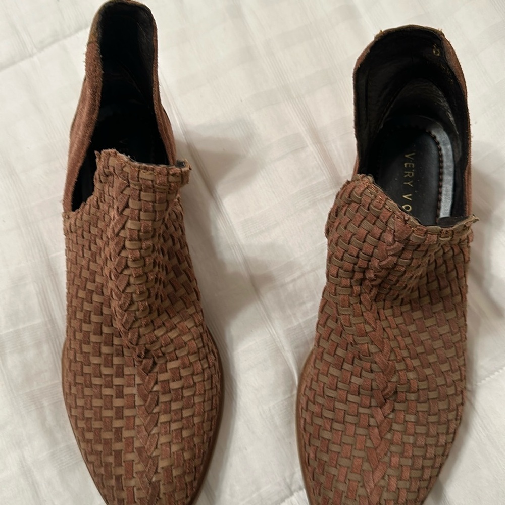 These are amazing boots!  Comfy